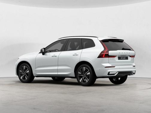 2026 Volvo XC60 B5 Plus