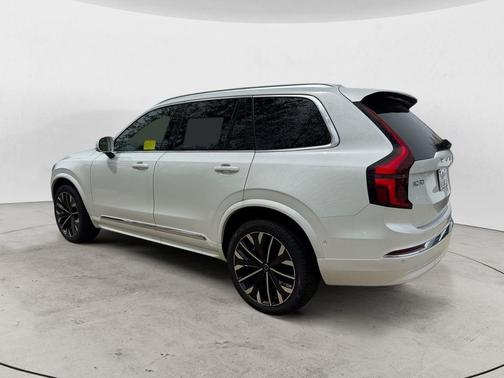 Crystal White 2026 Volvo XC90 B6 Plus 7-Seater