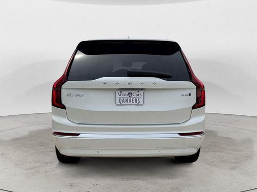 Crystal White 2026 Volvo XC90 B6 Plus 7-Seater
