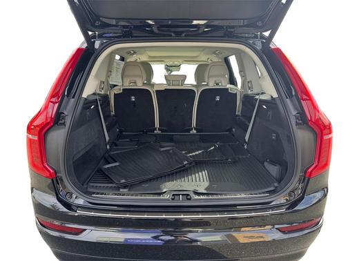 2023 Volvo XC90 B5 Core