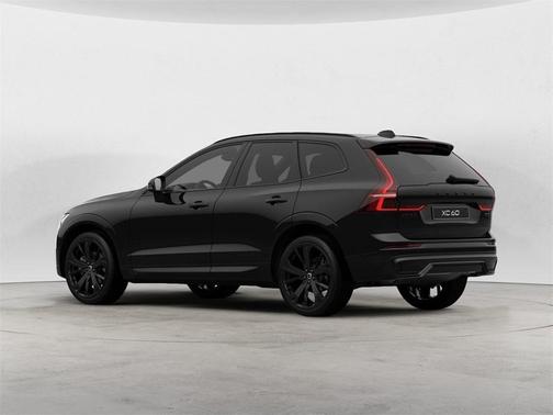 2026 Volvo XC60 B5 Ultra Black Edition