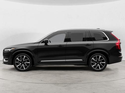 Onyx Black Metallic 2023 Volvo XC90 B6 Plus 6-Seater