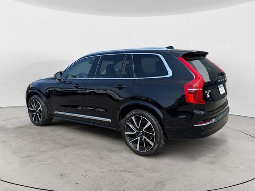 Onyx Black Metallic 2023 Volvo XC90 B6 Plus 6-Seater