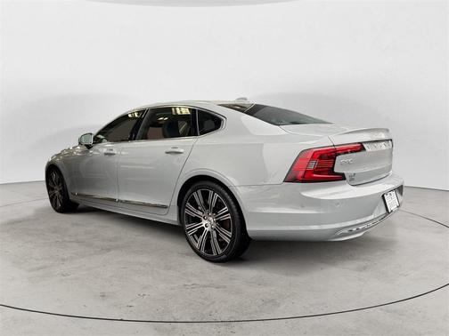 2025 Volvo S90 B6 Plus