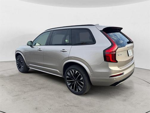 2026 Volvo XC90 B6 Ultra Dark Theme 7-Seater