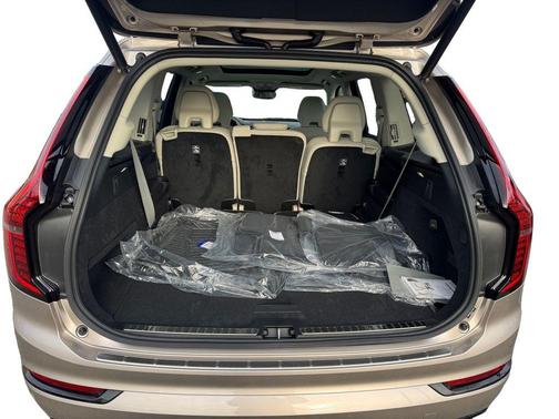 2026 Volvo XC90 B6 Ultra Dark Theme 7-Seater