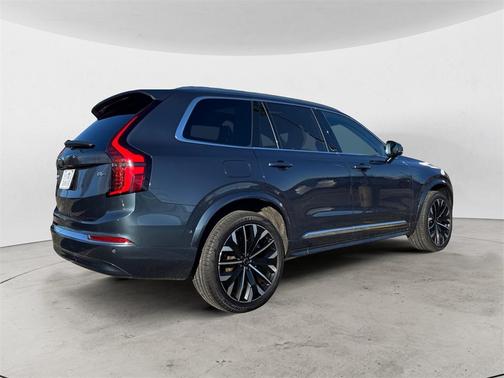 2025 Volvo XC90 B6 Plus 7-Seater