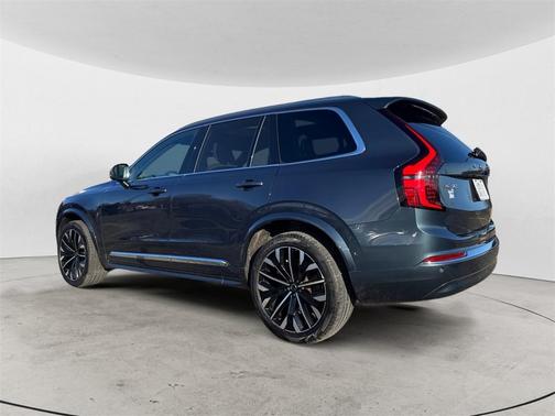 2025 Volvo XC90 B6 Plus 7-Seater