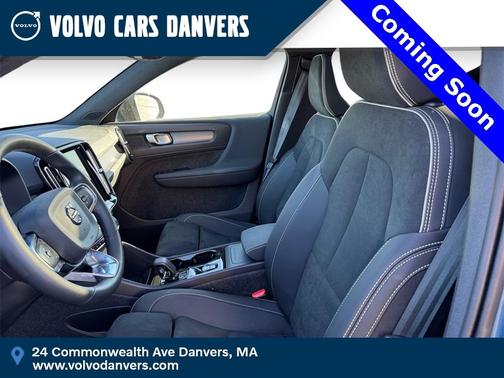 2025 Volvo XC40 B5 Plus Dark Theme