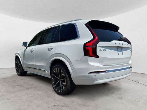 Crystal White 2026 Volvo XC90 Plug-In Hybrid T8 Plus 7-Seater