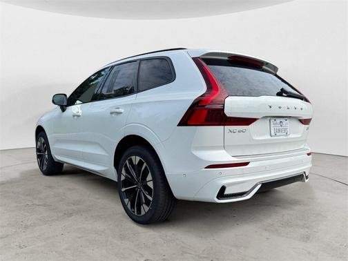 2026 Volvo XC60 B5 Plus