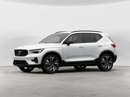 2026 Volvo XC40 B5 Ultra