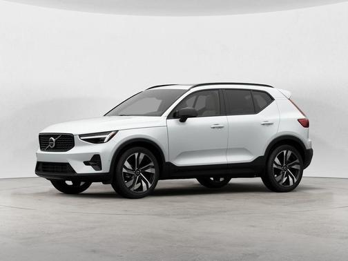 2026 Volvo XC40 B5 Ultra