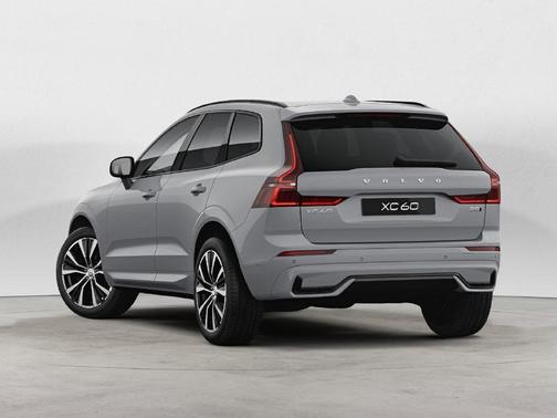 Metallic 2024 Volvo XC60 B5 Plus Dark Theme