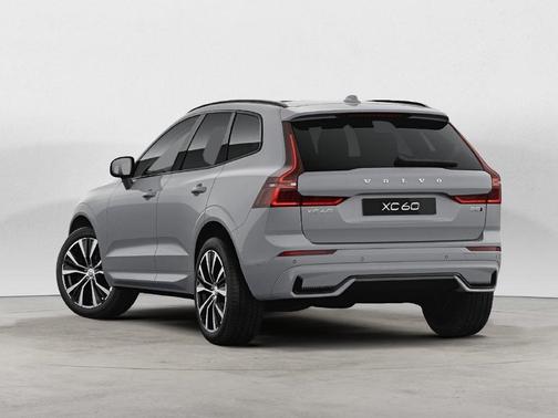 Metallic 2024 Volvo XC60 B5 Plus Dark Theme