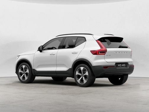Crystal White Pearl 2025 Volvo XC40 B5 Plus Dark Theme