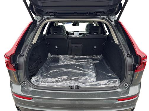 Forest Green 2026 Volvo XC60 B5 Ultra