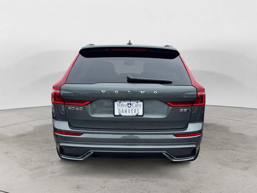 Forest Green 2026 Volvo XC60 B5 Ultra