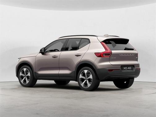 2024 Volvo XC40 B5 Core