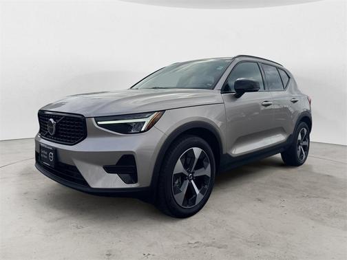 2024 Volvo XC40 B5 Core