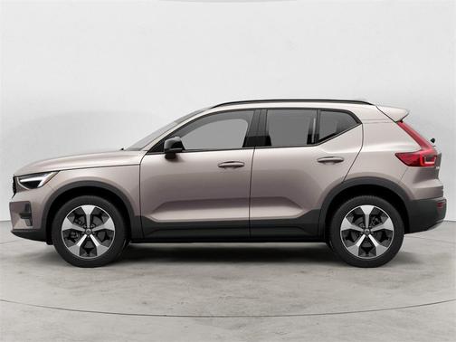 2024 Volvo XC40 B5 Core