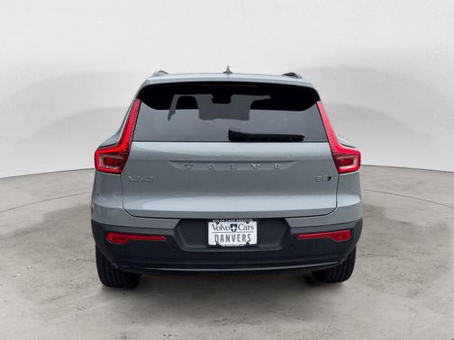 Vapour Grey 2026 Volvo XC40 B5 Plus