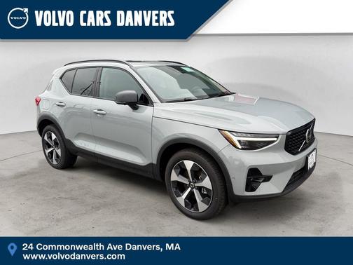 Vapour Grey 2026 Volvo XC40 B5 Plus