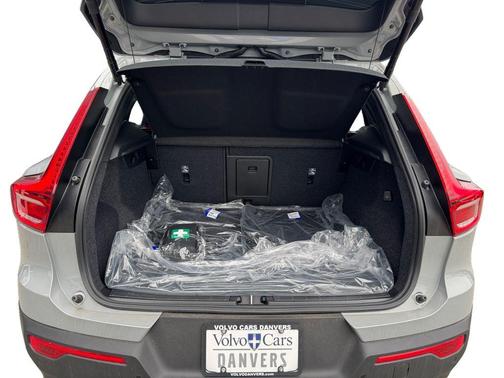 Vapour Grey 2026 Volvo XC40 B5 Plus