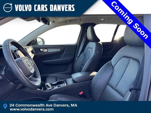 2023 Volvo XC40 B5 Plus Dark Theme
