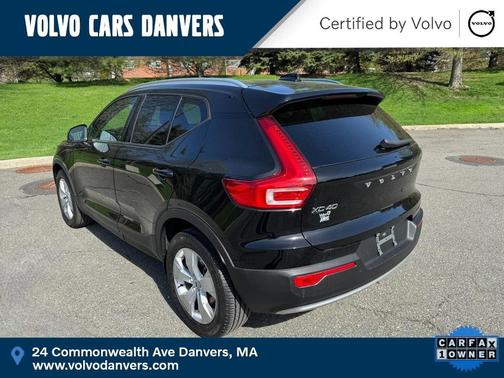 2022 Volvo XC40 T5 Momentum