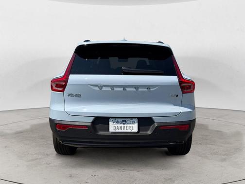 Cloud 9 White 2026 Volvo XC40 B5 Plus