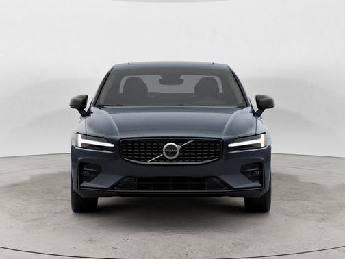 2025 Volvo S60 B5 Core