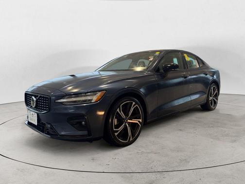 2025 Volvo S60 B5 Core