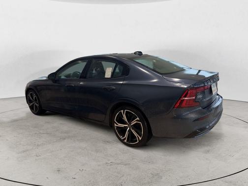 2025 Volvo S60 B5 Core