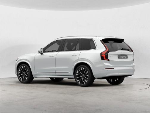 Crystal White Metallic 2025 Volvo XC90 B5 Core