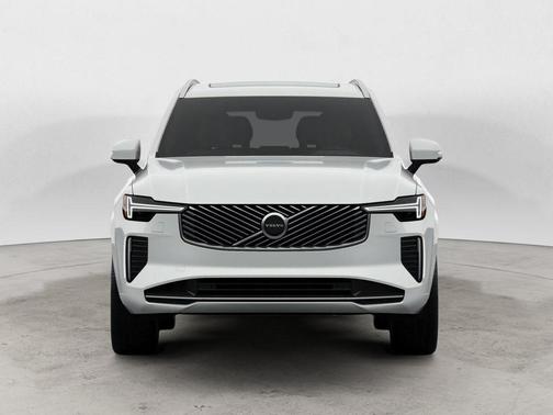 Crystal White Metallic 2025 Volvo XC90 B5 Core