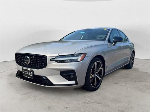 2025 Volvo S60 B5 Plus