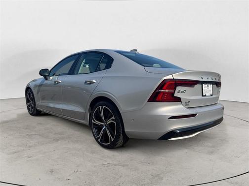 2025 Volvo S60 B5 Plus