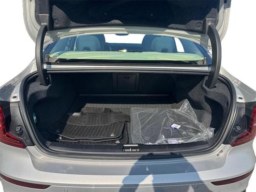 2025 Volvo S60 B5 Plus