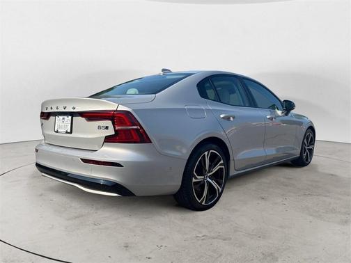 2025 Volvo S60 B5 Plus