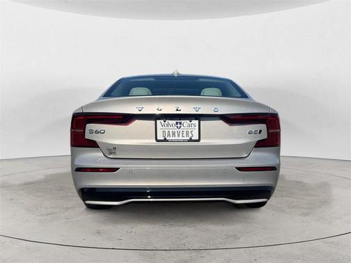 2025 Volvo S60 B5 Plus