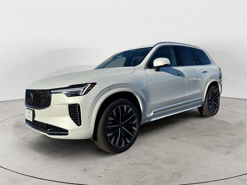 2025 Volvo XC90 B5 Plus 7-Seater