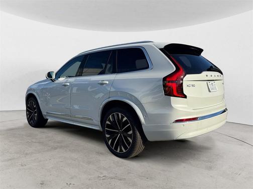 2025 Volvo XC90 B5 Plus 7-Seater