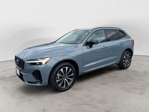 Gray Metallic 2024 Volvo XC60 B5 Plus Dark Theme