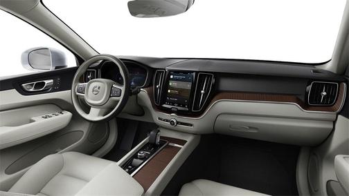 2022 Volvo XC60 B5 Momentum