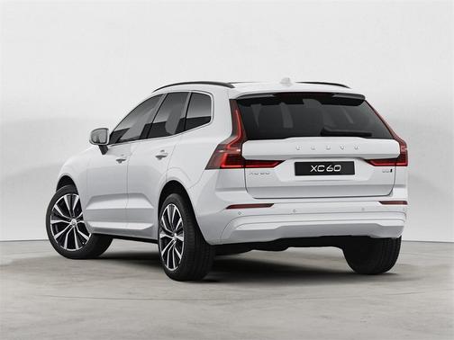 2022 Volvo XC60 B5 Momentum