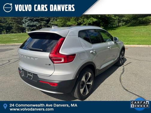2025 Volvo XC40 B5 Plus Bright Theme