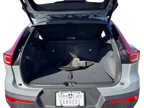 Gray Metallic 2024 Volvo XC40 B5 Plus Dark Theme