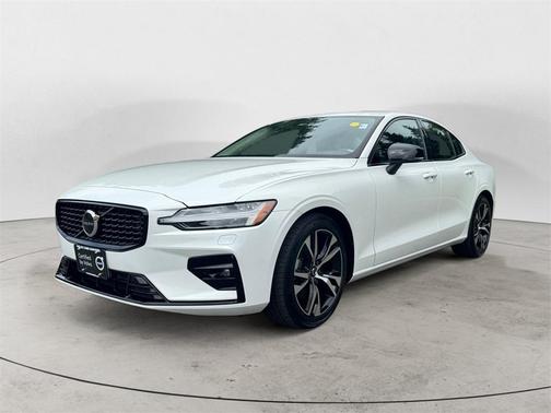 2025 Volvo S60 B5 Core