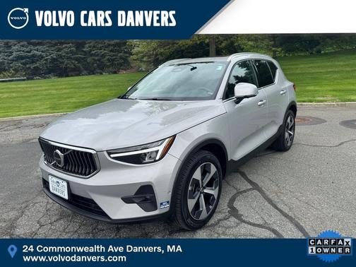 2023 Volvo XC40 B4 Plus Bright Theme
